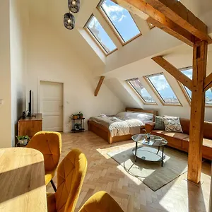 Hotel apartamentowy Stupartska - Attic Old Town